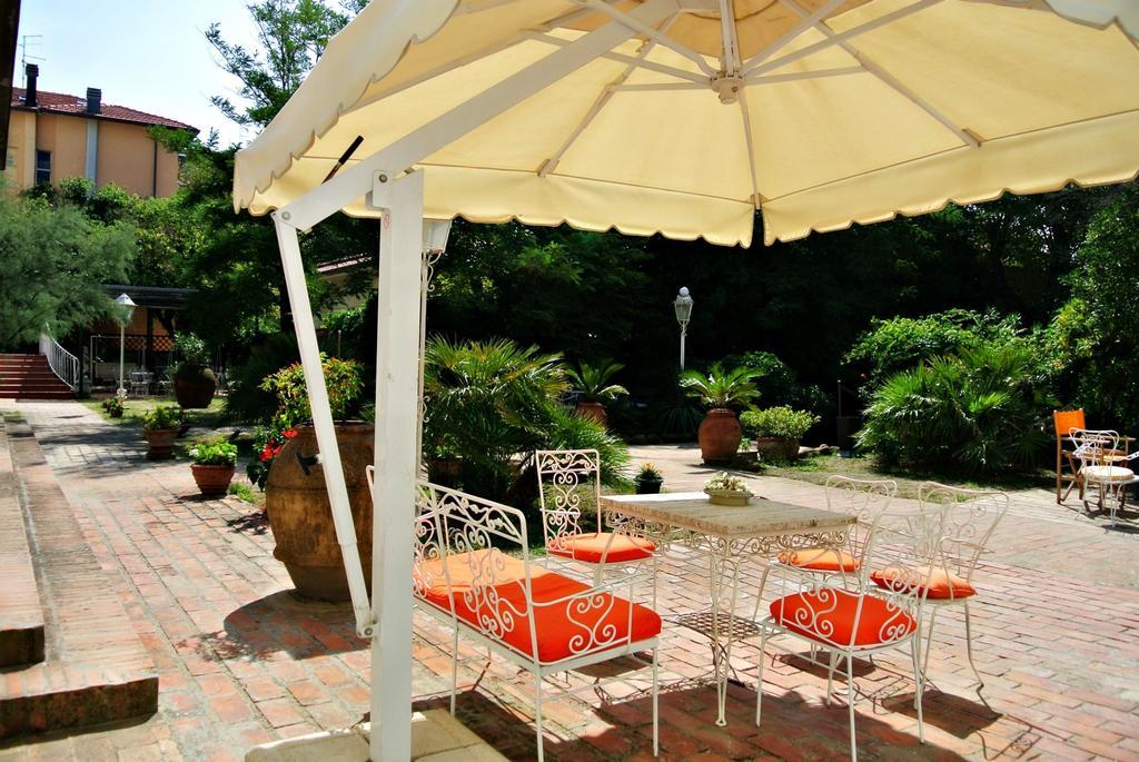Hotel Villa Furia Bellaria-Igea Marina Zewnętrze zdjęcie