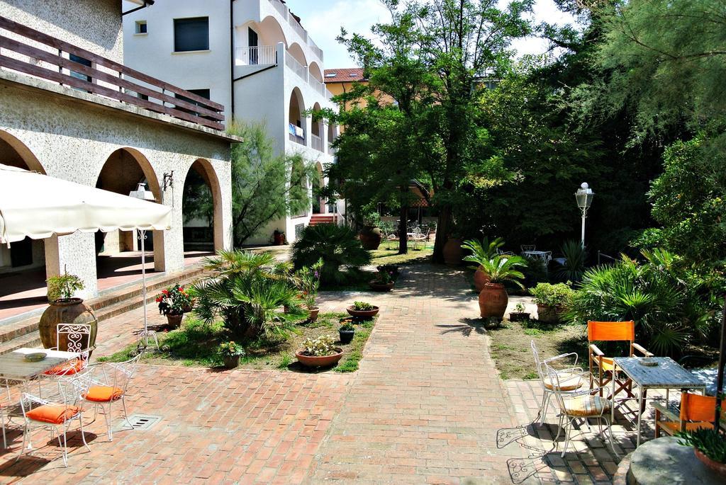 Hotel Villa Furia Bellaria-Igea Marina Zewnętrze zdjęcie