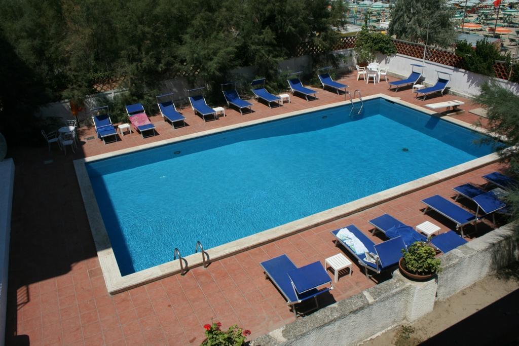 Hotel Villa Furia Bellaria-Igea Marina Zewnętrze zdjęcie